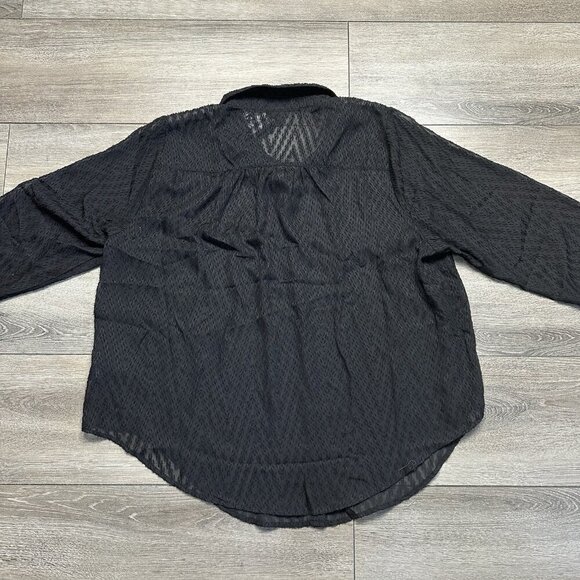 Nwt Women Torrid Deep Black Sheer Madison Clip Dot Zig Zag Button Top Size 1x - Picture 2 of 5